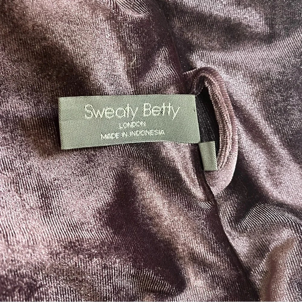 SWEATY BETTY Velvet Puffer Jacket Purple Gold Zipper Shimmer Pockets Size Small - Picture 3 of 14